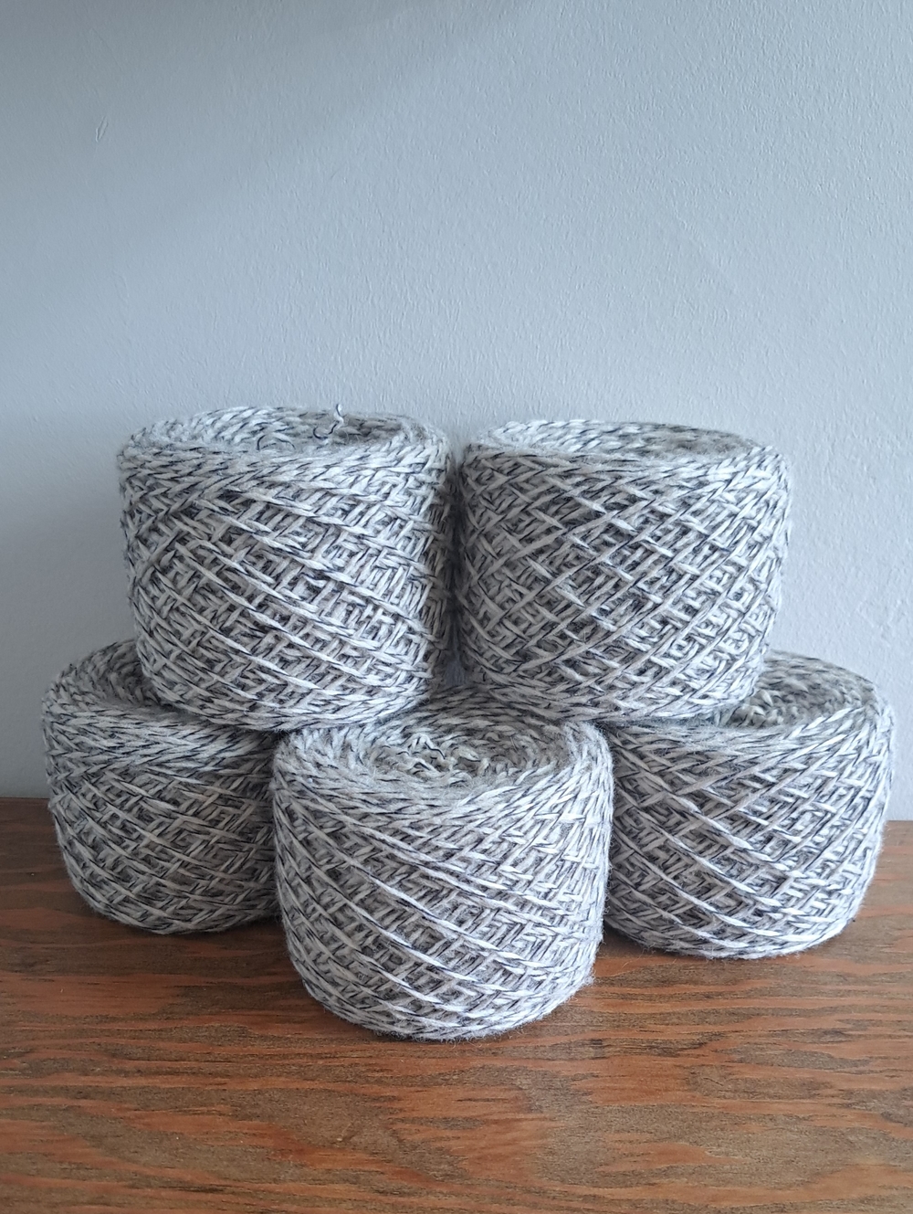 48% Wool White/Blue Yarn Lot, 520g